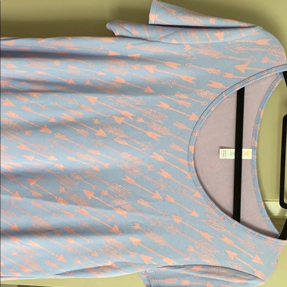 Last chance Large arrow classic tee blue pink